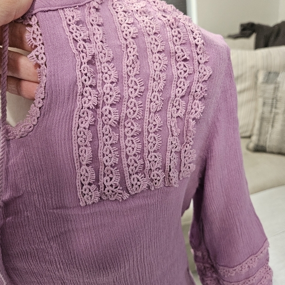 Lavender Lace-Trimmed Women's Top - Picture 5 of 11